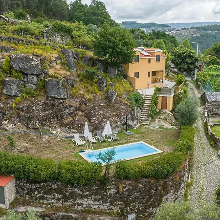 Casa Amarela - *